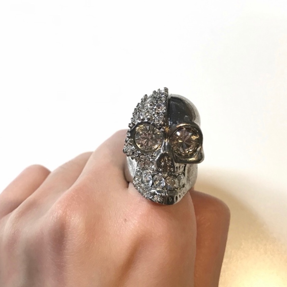 Alexander McQueen Silver Queen Ring